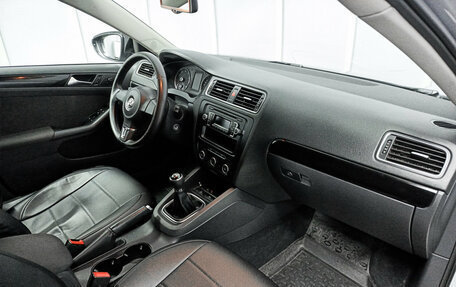 Volkswagen Jetta VI, 2011 год, 850 000 рублей, 11 фотография