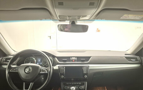 Skoda Superb III рестайлинг, 2016 год, 1 700 000 рублей, 14 фотография