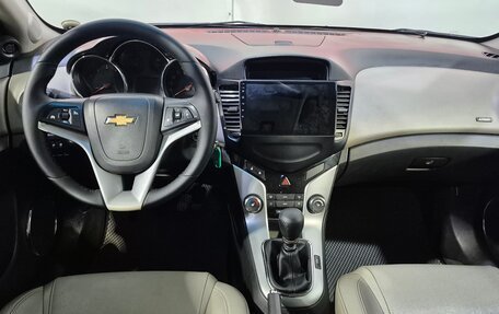 Chevrolet Cruze II, 2011 год, 724 000 рублей, 10 фотография