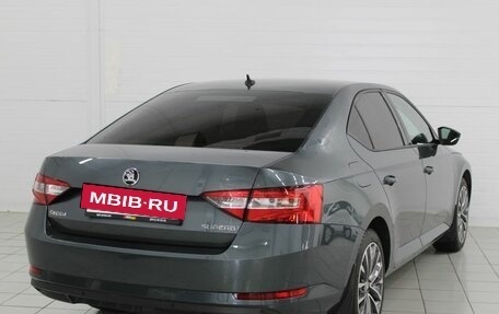 Skoda Superb III рестайлинг, 2018 год, 1 990 000 рублей, 4 фотография