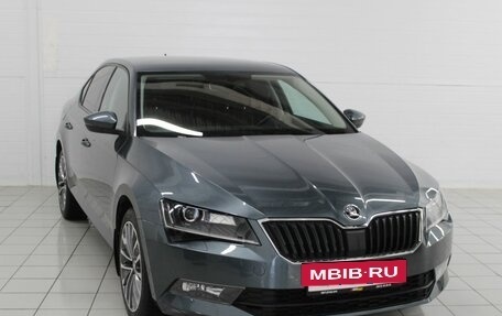 Skoda Superb III рестайлинг, 2018 год, 1 990 000 рублей, 10 фотография