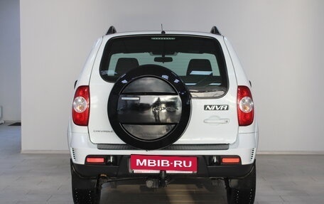 Chevrolet Niva I рестайлинг, 2017 год, 889 900 рублей, 5 фотография