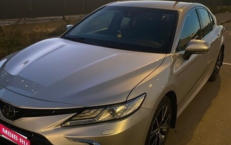 Toyota Camry, 2021 год, 3 200 000 рублей, 3 фотография