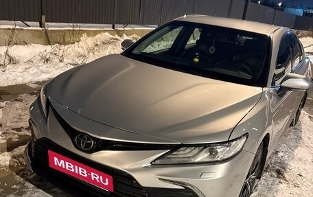 Toyota Camry, 2021 год, 3 200 000 рублей, 4 фотография