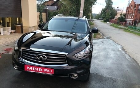 Infiniti QX70, 2014 год, 2 350 000 рублей, 4 фотография