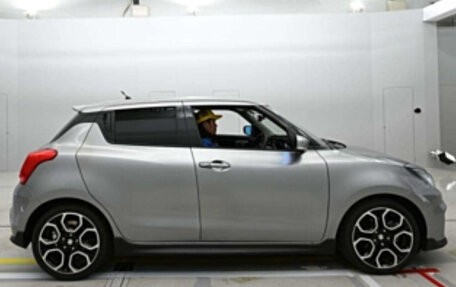 Suzuki Swift V, 2022 год, 1 290 000 рублей, 3 фотография