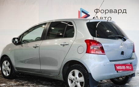 Toyota Yaris III рестайлинг, 2007 год, 550 000 рублей, 2 фотография