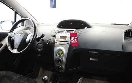 Toyota Yaris III рестайлинг, 2007 год, 550 000 рублей, 4 фотография