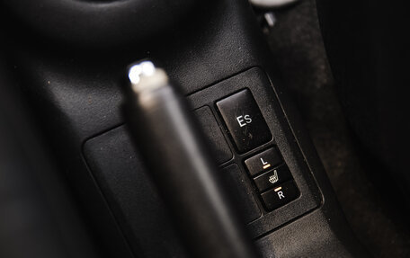 Toyota Yaris III рестайлинг, 2007 год, 550 000 рублей, 18 фотография