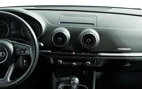 Audi A3, 2019 год, 2 137 000 рублей, 14 фотография