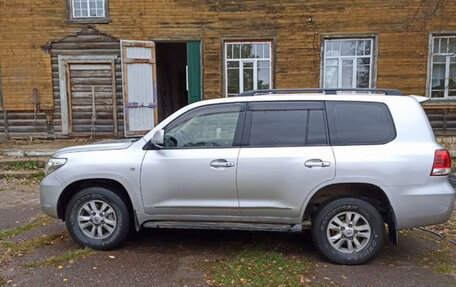 Toyota Land Cruiser 200, 2009 год, 2 700 000 рублей, 3 фотография