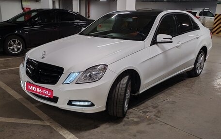 Mercedes-Benz E-Класс, 2012 год, 1 190 000 рублей, 3 фотография