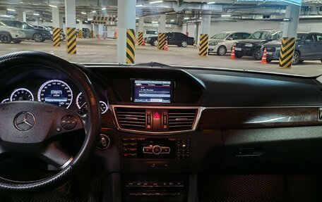 Mercedes-Benz E-Класс, 2012 год, 1 190 000 рублей, 9 фотография