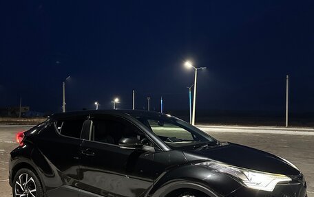 Toyota C-HR I рестайлинг, 2017 год, 1 900 000 рублей, 2 фотография