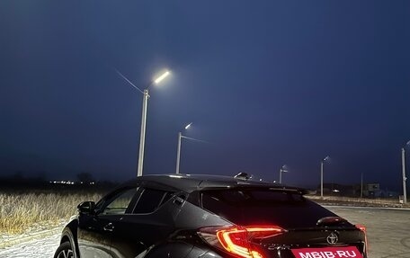 Toyota C-HR I рестайлинг, 2017 год, 1 900 000 рублей, 5 фотография