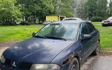 Mitsubishi Carisma I, 2001 год, 130 000 рублей, 2 фотография