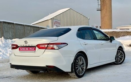Toyota Camry, 2018 год, 1 900 000 рублей, 5 фотография