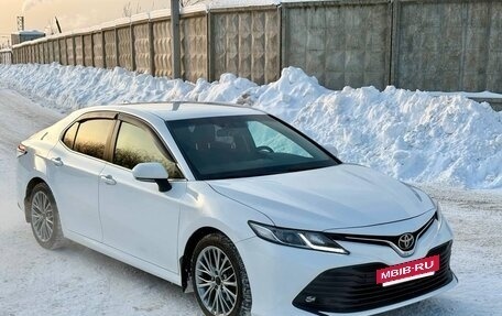Toyota Camry, 2018 год, 1 900 000 рублей, 10 фотография