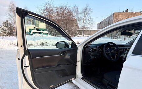 Toyota Camry, 2018 год, 1 900 000 рублей, 14 фотография