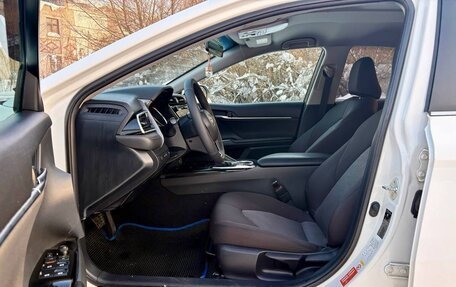 Toyota Camry, 2018 год, 1 900 000 рублей, 16 фотография