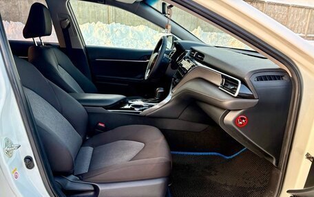 Toyota Camry, 2018 год, 1 900 000 рублей, 21 фотография