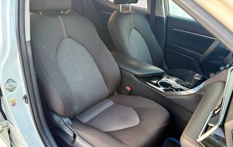 Toyota Camry, 2018 год, 1 900 000 рублей, 22 фотография