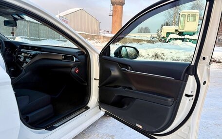 Toyota Camry, 2018 год, 1 900 000 рублей, 20 фотография