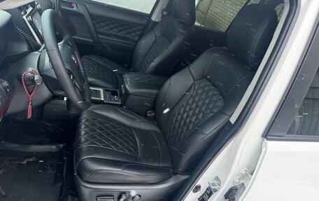 Toyota Land Cruiser Prado 150 рестайлинг 2, 2018 год, 4 300 000 рублей, 2 фотография