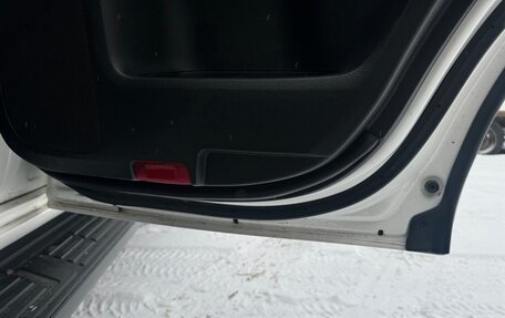 Toyota Land Cruiser Prado 150 рестайлинг 2, 2018 год, 4 300 000 рублей, 17 фотография