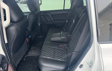 Toyota Land Cruiser Prado 150 рестайлинг 2, 2018 год, 4 300 000 рублей, 19 фотография