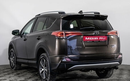 Toyota RAV4, 2018 год, 1 899 000 рублей, 7 фотография