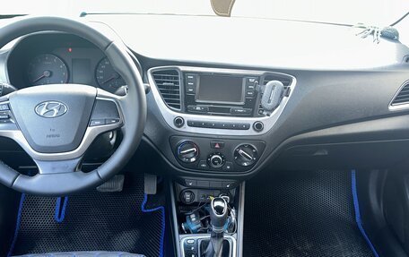 Hyundai Solaris II рестайлинг, 2018 год, 810 000 рублей, 2 фотография