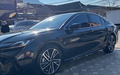 Toyota Camry, 2024 год, 3 650 000 рублей, 2 фотография