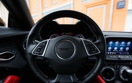 Chevrolet Camaro VI, 2022 год, 4 500 000 рублей, 18 фотография