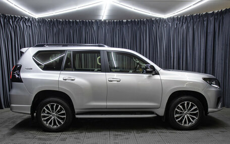 Toyota Land Cruiser Prado 150 рестайлинг 2, 2021 год, 9 498 000 рублей, 4 фотография