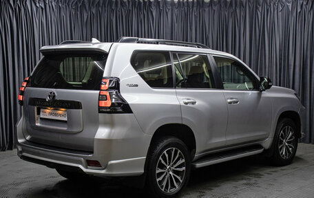 Toyota Land Cruiser Prado 150 рестайлинг 2, 2021 год, 9 498 000 рублей, 5 фотография