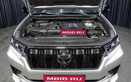 Toyota Land Cruiser Prado 150 рестайлинг 2, 2021 год, 9 498 000 рублей, 9 фотография