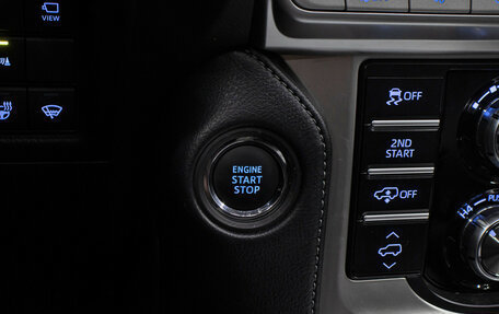 Toyota Land Cruiser Prado 150 рестайлинг 2, 2021 год, 9 498 000 рублей, 19 фотография