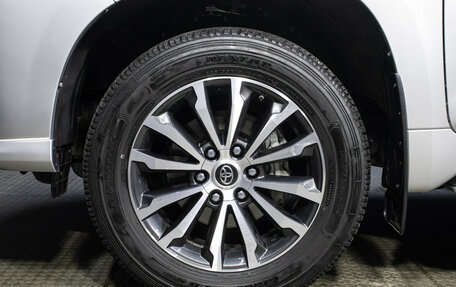 Toyota Land Cruiser Prado 150 рестайлинг 2, 2021 год, 9 498 000 рублей, 29 фотография