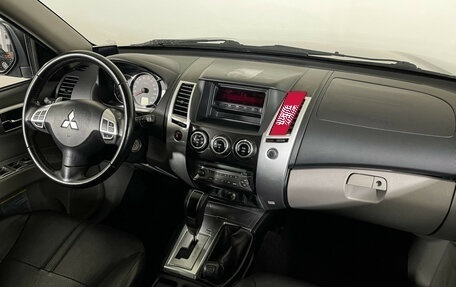 Mitsubishi Pajero Sport II рестайлинг, 2013 год, 2 497 000 рублей, 9 фотография