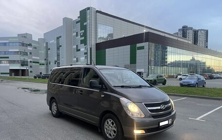 Hyundai H-1 II рестайлинг, 2012 год, 1 950 000 рублей, 2 фотография