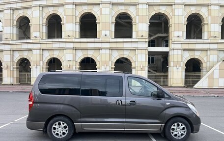 Hyundai H-1 II рестайлинг, 2012 год, 1 950 000 рублей, 3 фотография