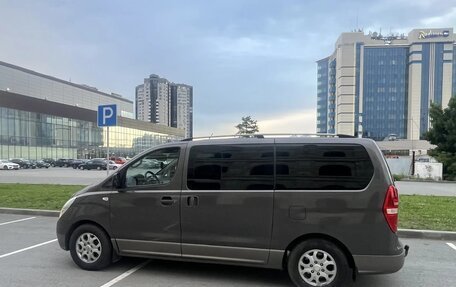 Hyundai H-1 II рестайлинг, 2012 год, 1 950 000 рублей, 4 фотография