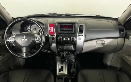 Mitsubishi Pajero Sport II рестайлинг, 2013 год, 2 497 000 рублей, 12 фотография
