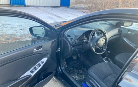 Hyundai Solaris II рестайлинг, 2015 год, 780 000 рублей, 3 фотография