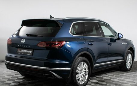 Volkswagen Touareg III, 2018 год, 4 497 000 рублей, 5 фотография