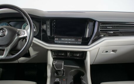 Volkswagen Touareg III, 2018 год, 4 497 000 рублей, 11 фотография