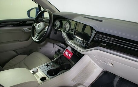 Volkswagen Touareg III, 2018 год, 4 497 000 рублей, 9 фотография