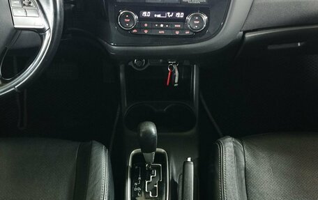 Mitsubishi Outlander III рестайлинг 3, 2015 год, 1 249 000 рублей, 18 фотография