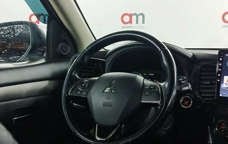 Mitsubishi Outlander III рестайлинг 3, 2015 год, 1 249 000 рублей, 13 фотография